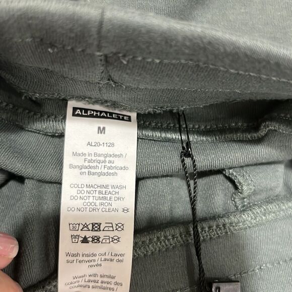 Alphalete concrete GrayEssential Core Jogger pants size Medium NWT - Picture 9 of 13